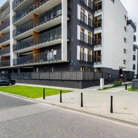Apartment Wagonowa Premium Chopin Airport *